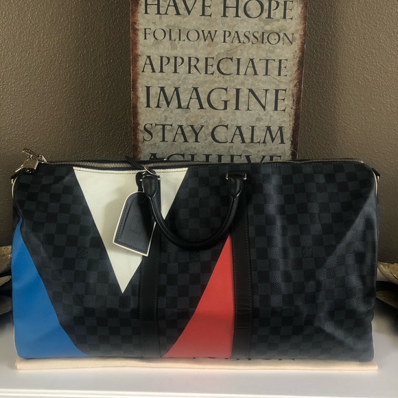 Louis Vuitton travel bag limited addition - Picture 5 of 16